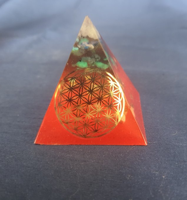 PETITE PYRAMIDE ORGONE