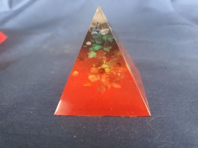 PETITE PYRAMIDE ORGONE
